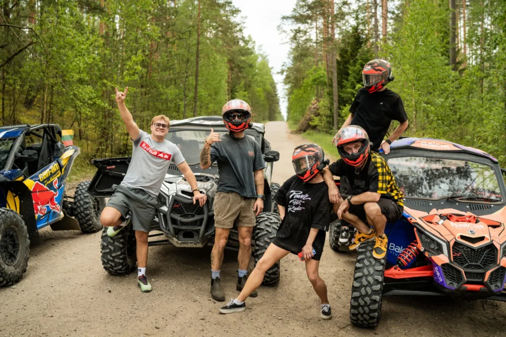 Dovana draugui: pasivažinėjimas bagiais 3 ka-padovanoti-draugui-bagių-nuoma-geriausiam-draugui